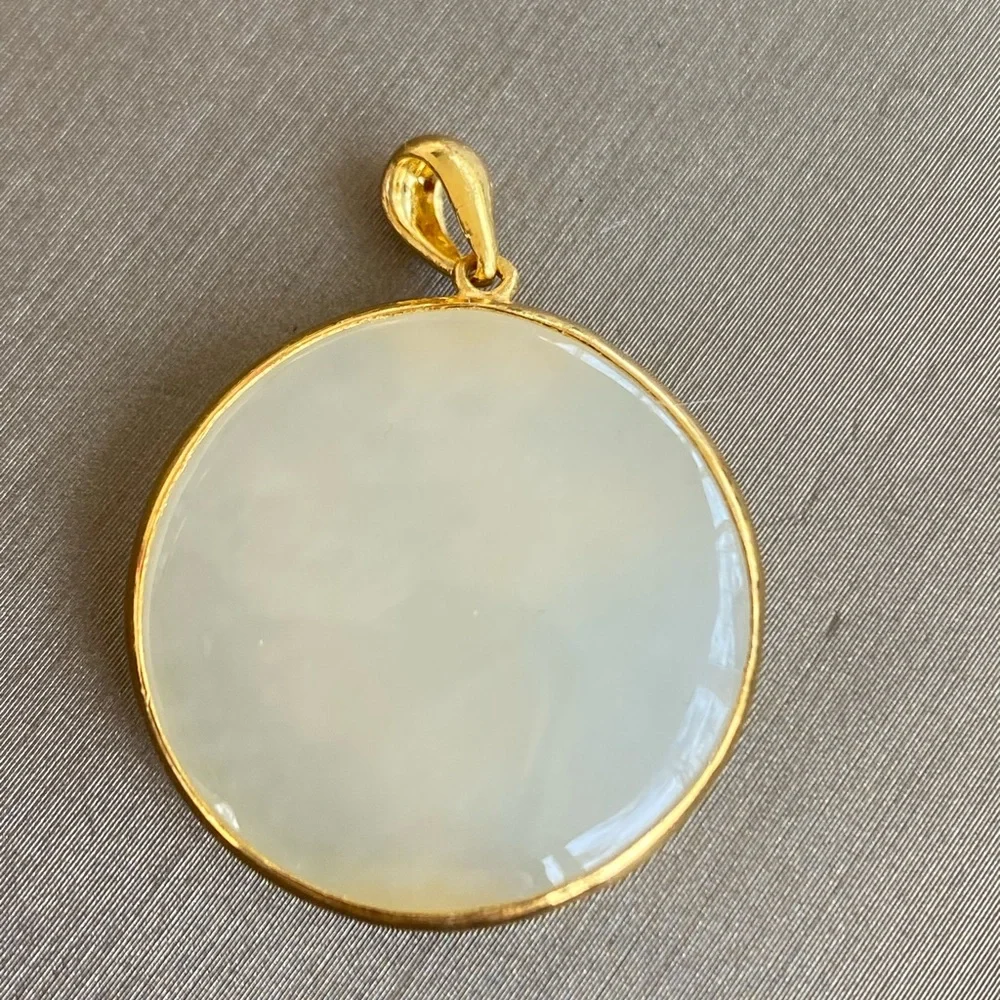 Chow Tai Foo- Vintage 24K solid Gold with premium Hetian Jade pendant - Picture 5 of 7